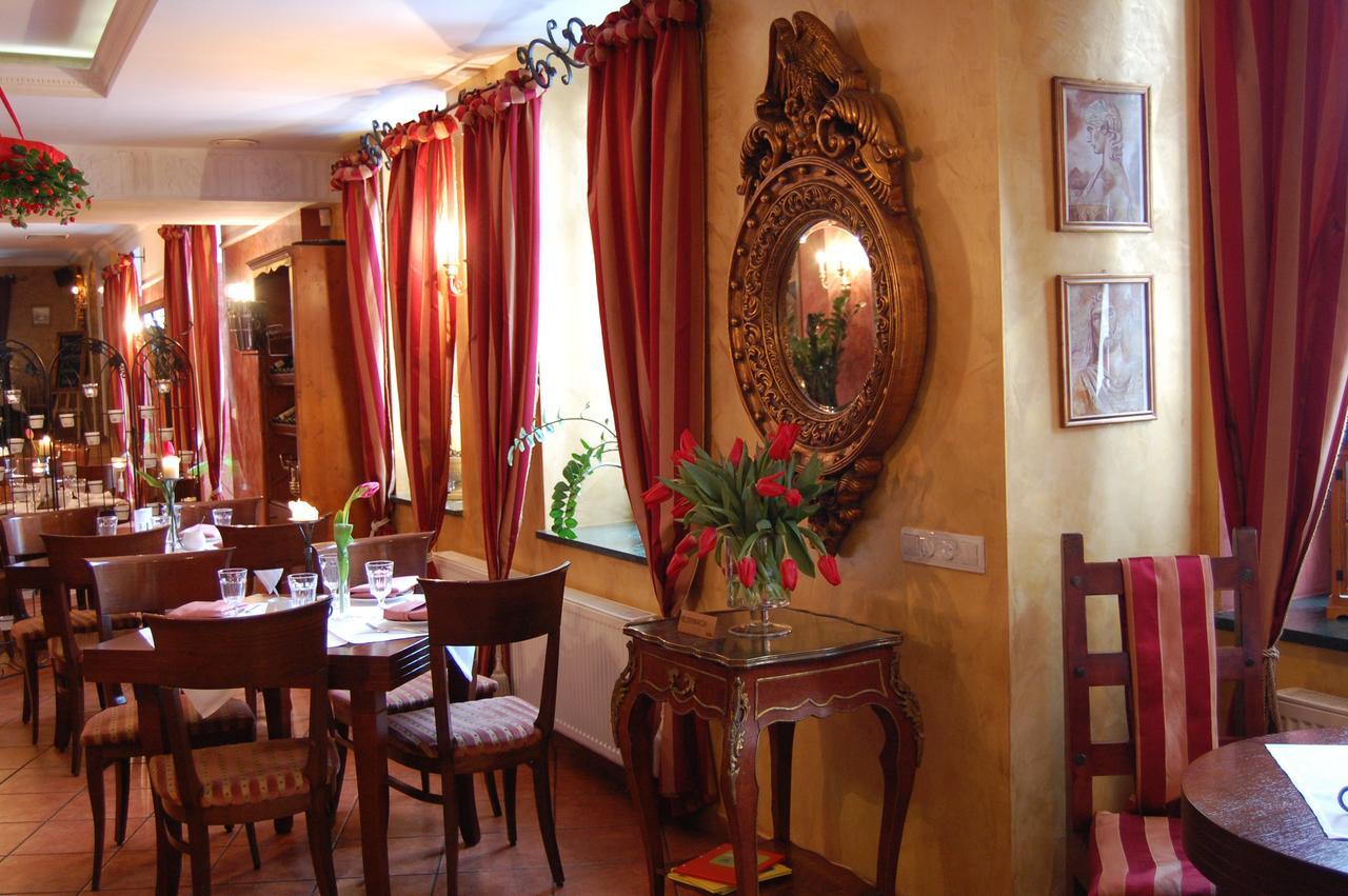 Restauracja - Hotel Mocca D'Oro Mikolow Bagian luar foto