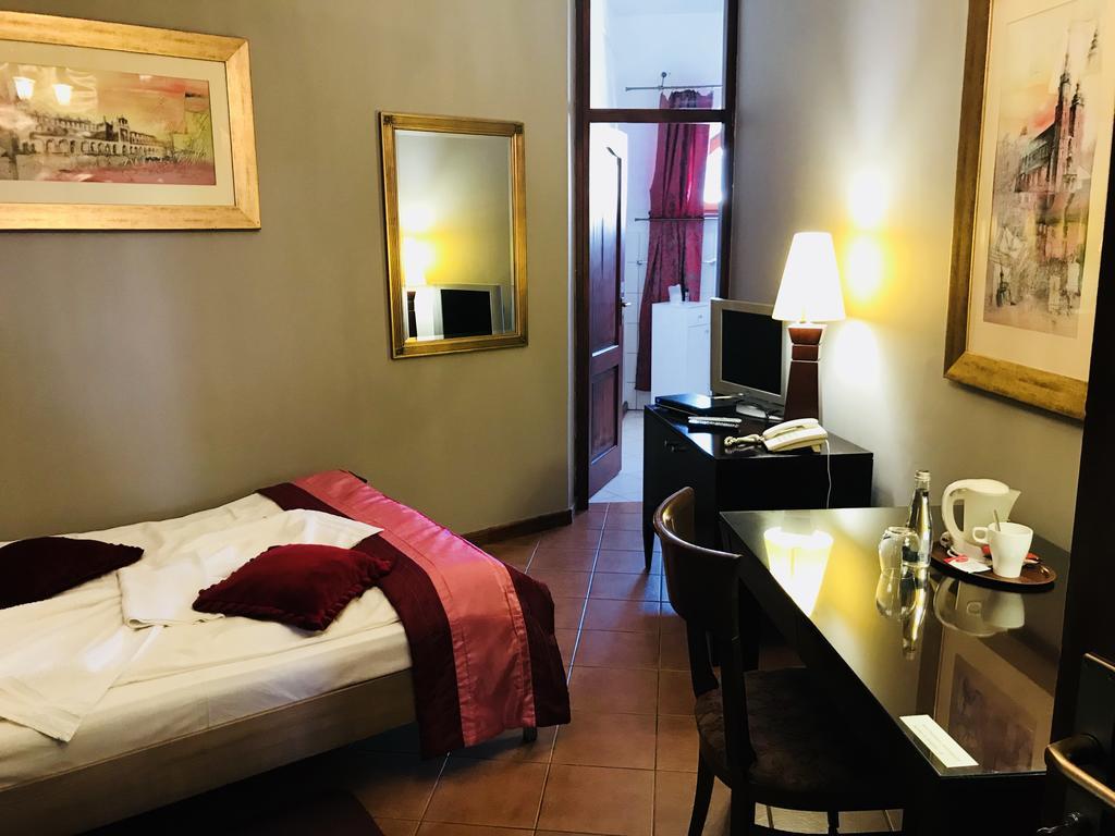 Restauracja - Hotel Mocca D'Oro Mikolow Bagian luar foto