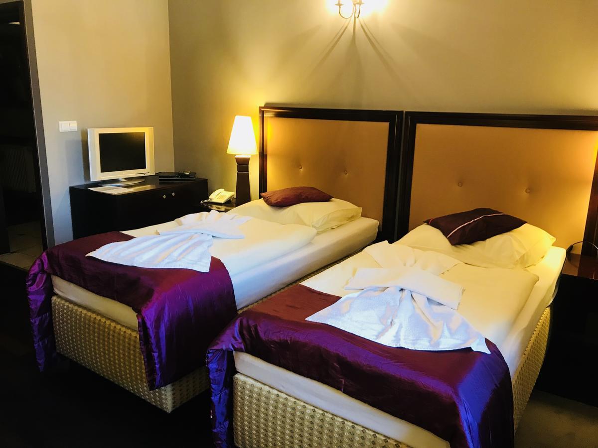 Restauracja - Hotel Mocca D'Oro Mikolow Bagian luar foto